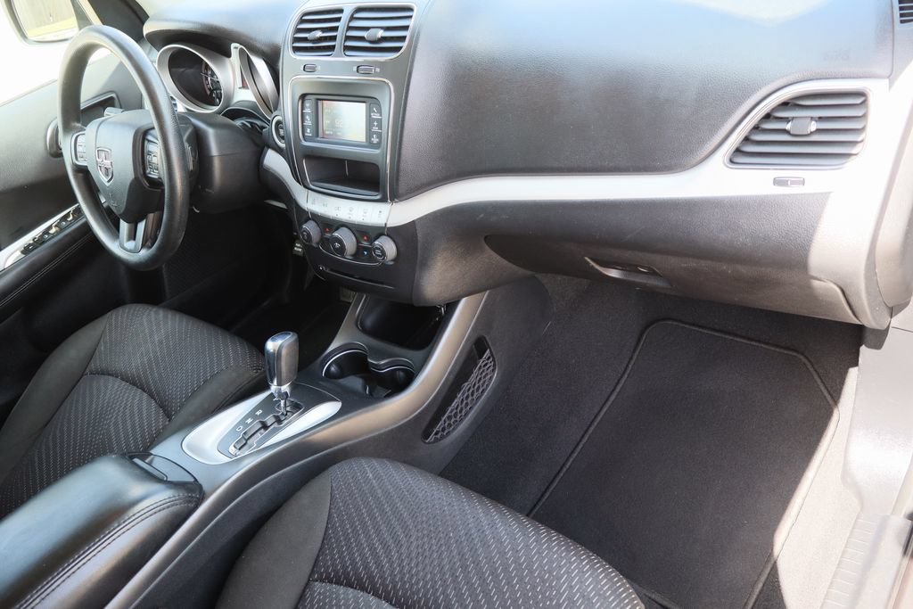 Used 2019 Dodge Journey SE FWD image 29
