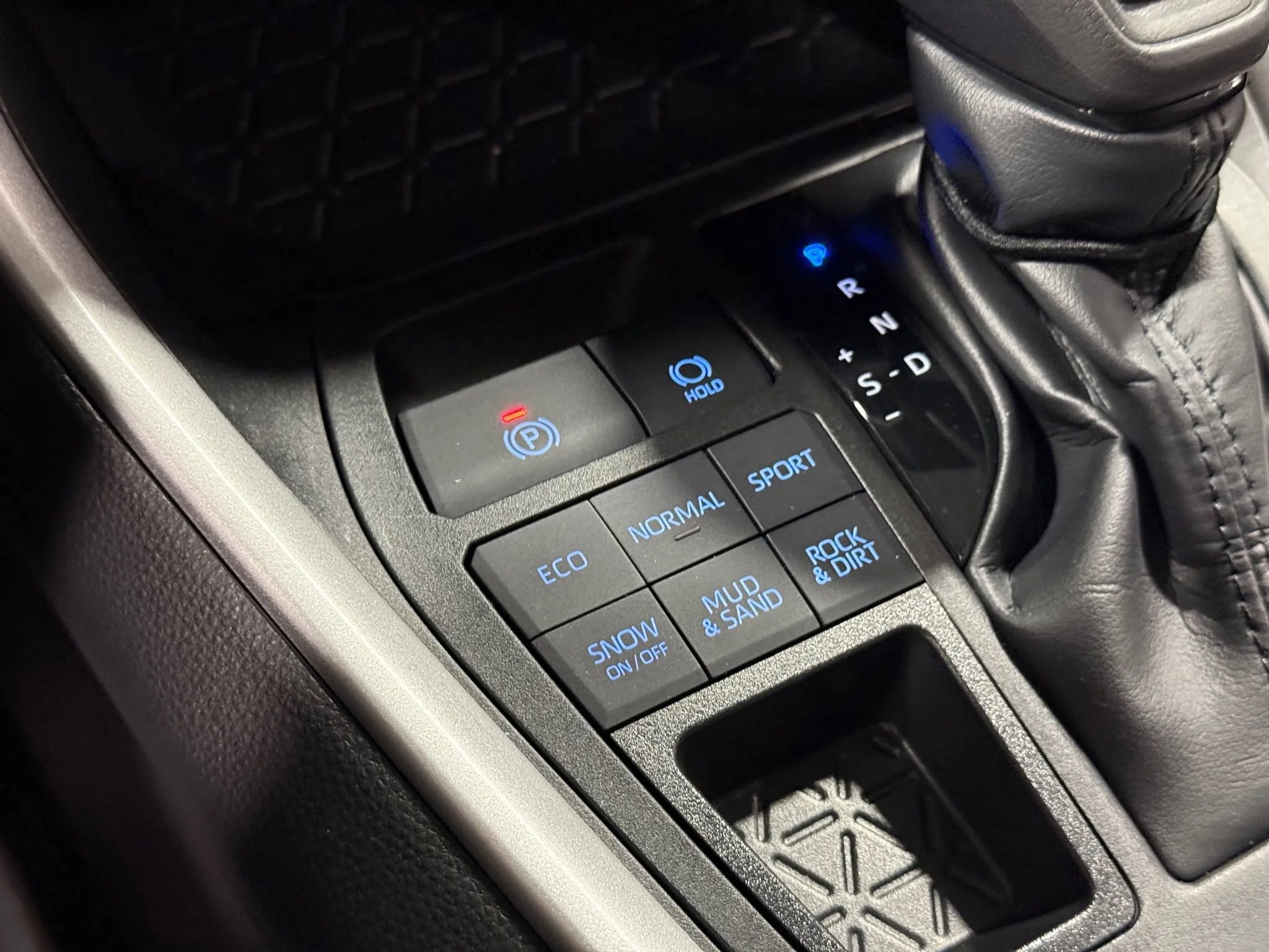 Used 2022 Toyota RAV4 XLE w/ Convenience Package image 37