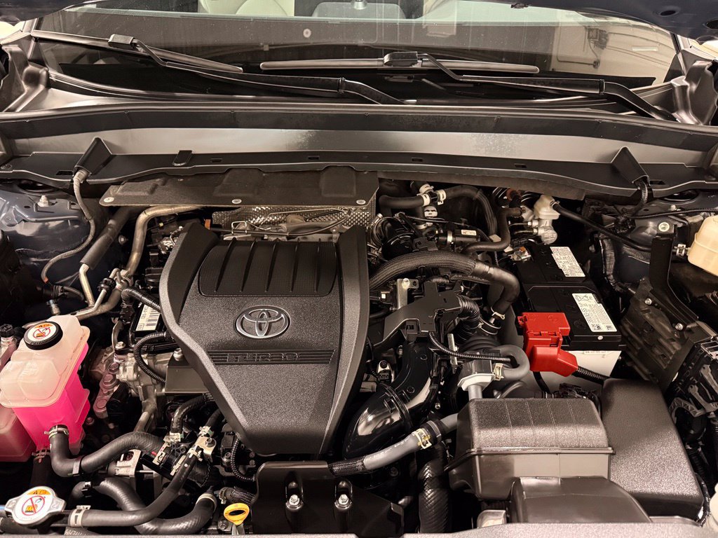 Used 2024 Toyota Grand Highlander AWD image 12