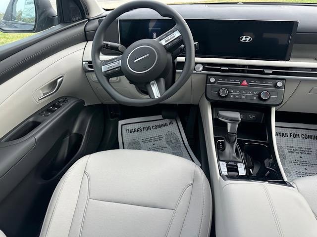 New 2026 Hyundai Tucson SE image 11