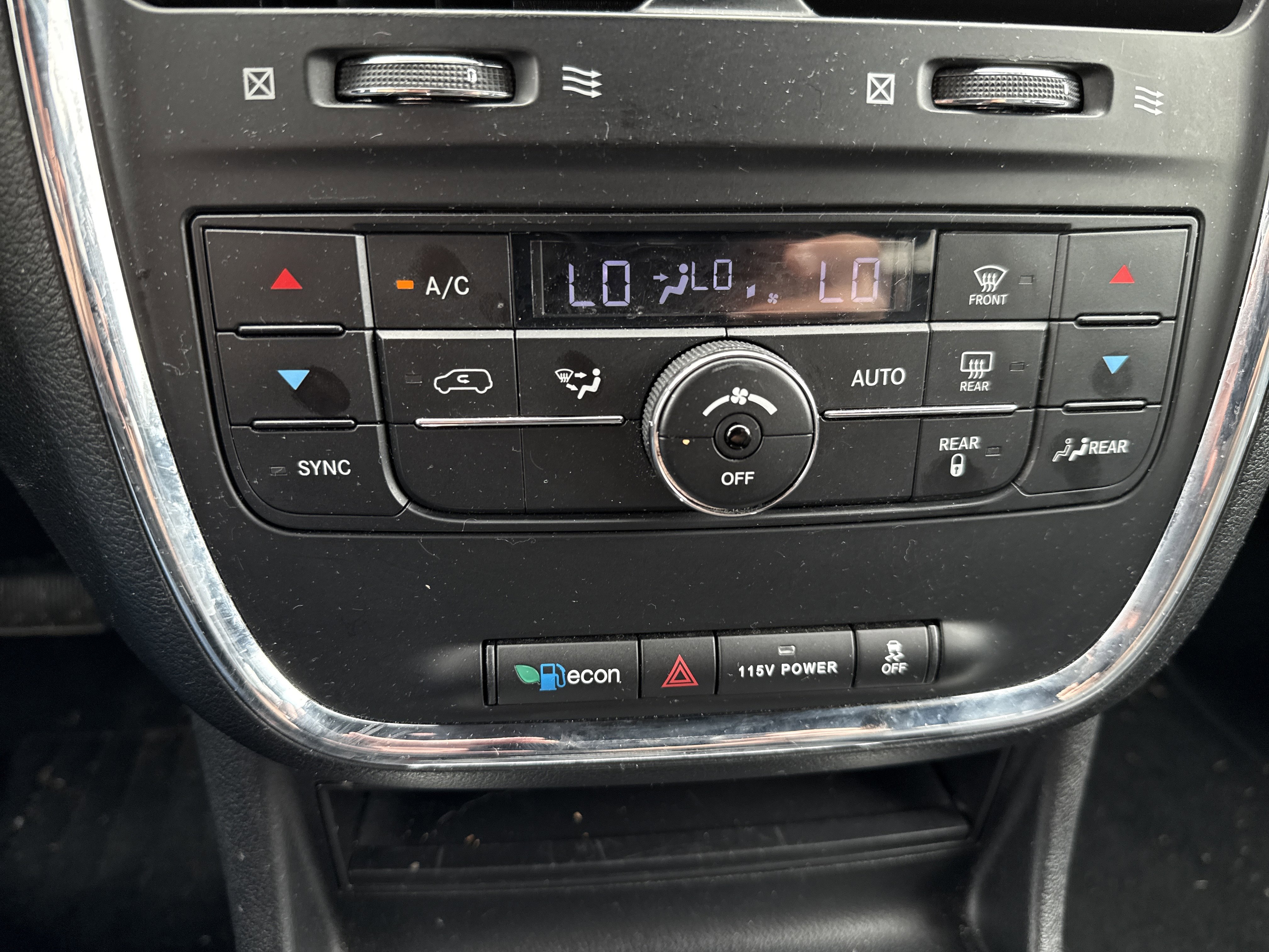 Used 2015 Dodge Grand Caravan R/T image 26