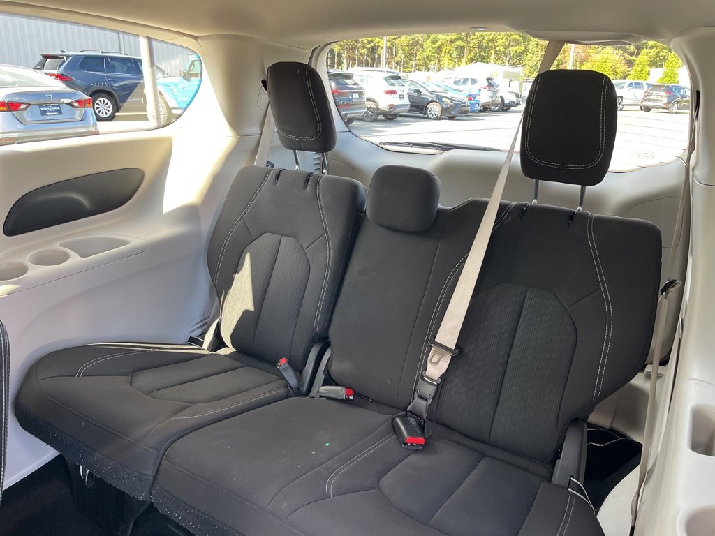 Used 2023 Chrysler Voyager LX image 20