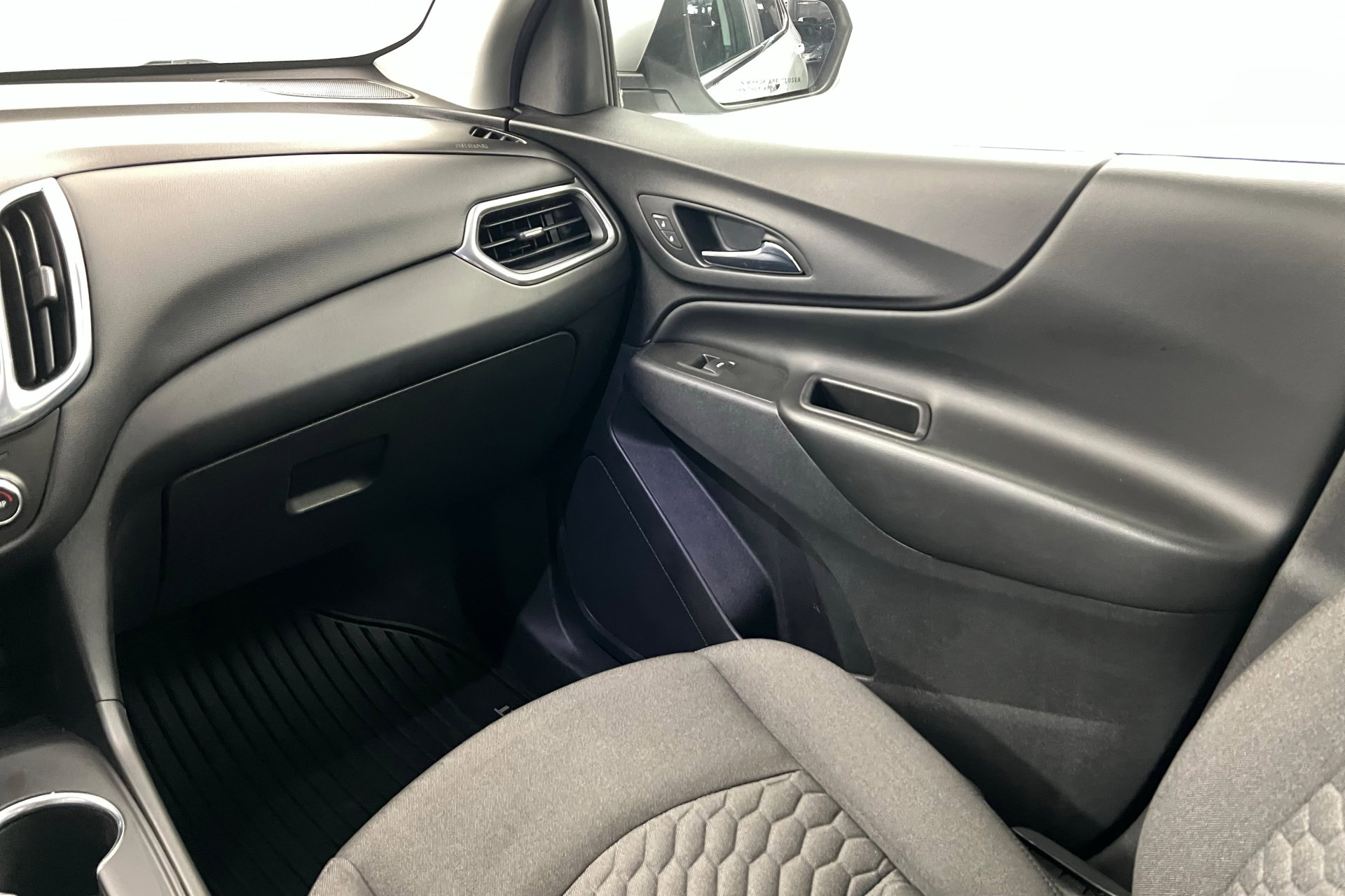 Used 2021 Chevrolet Equinox LT image 11