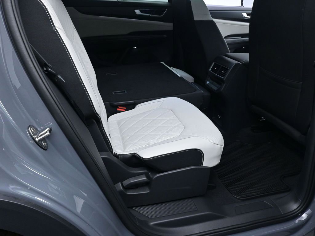 New 2026 Volkswagen Atlas Cross Sport SEL Premium R-Line image 26