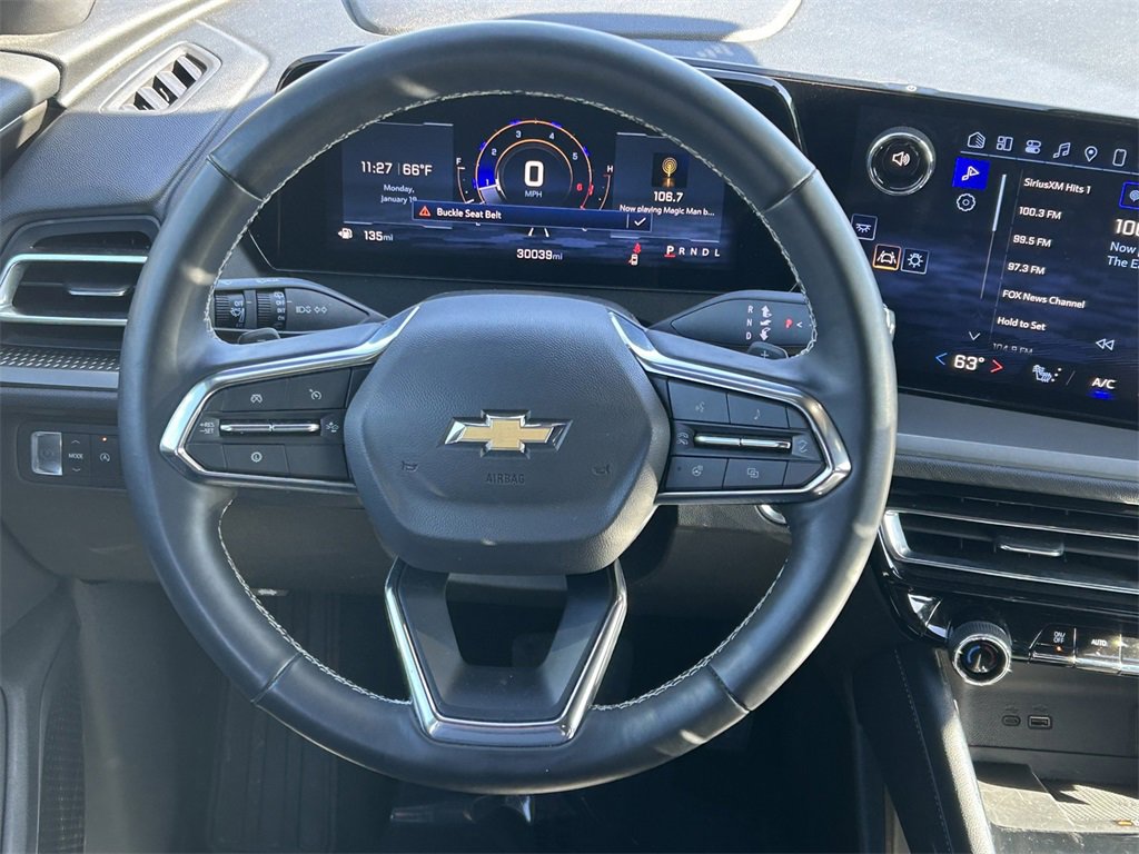 Used 2025 Chevrolet Traverse LT image 41