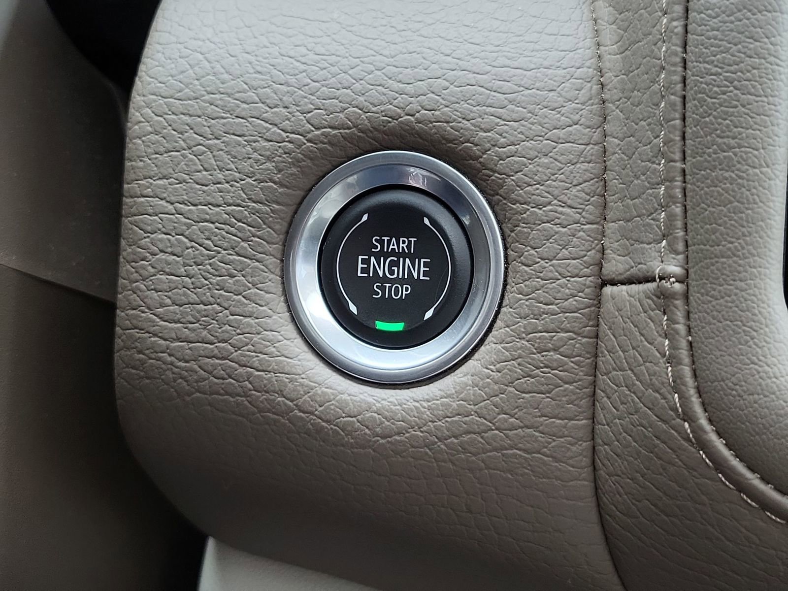 Certified 2024 GMC Yukon Denali image 17