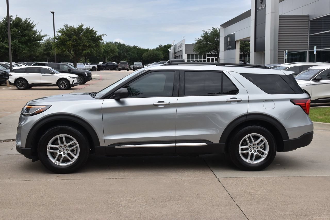 Certified 2025 Ford Explorer Active RWD image 12