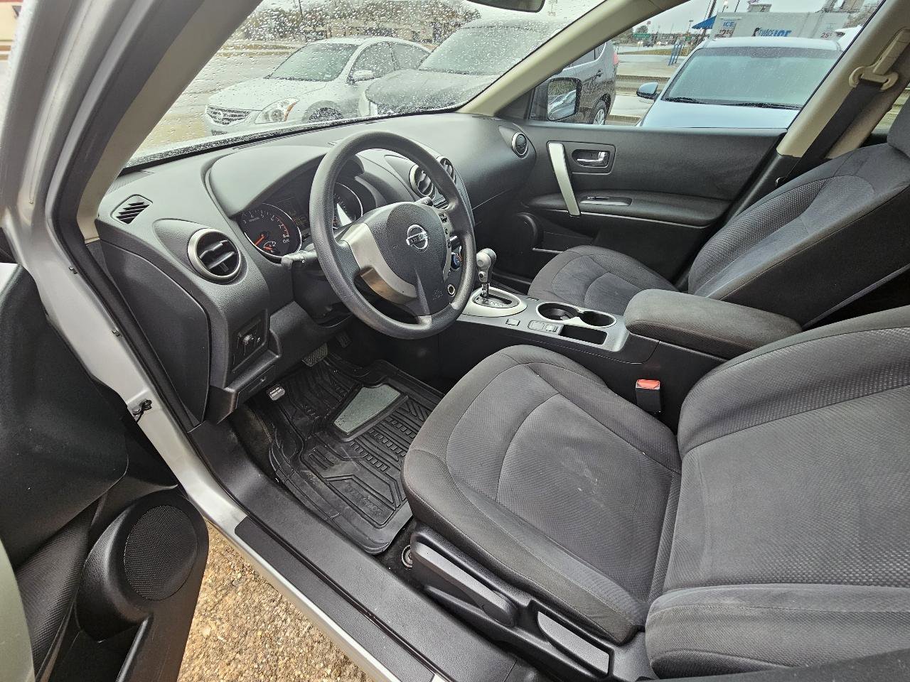 Used 2013 Nissan Rogue S image 11