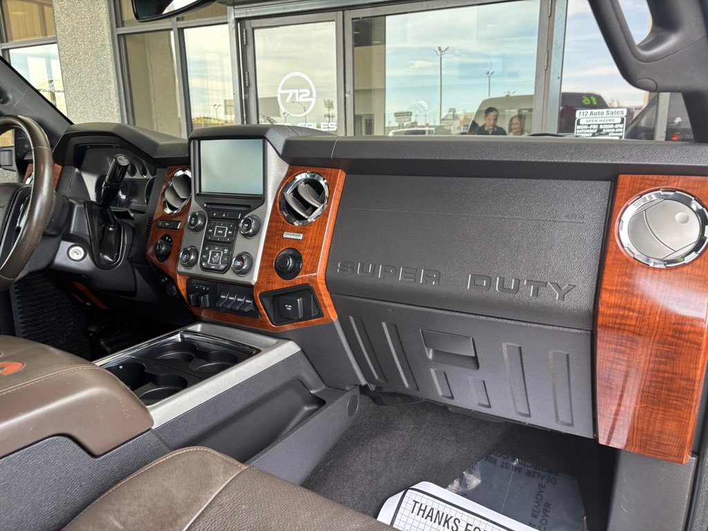 Used 2016 Ford F250 King Ranch w/ King Ranch w/Chrome Package AWD/4WD image 34