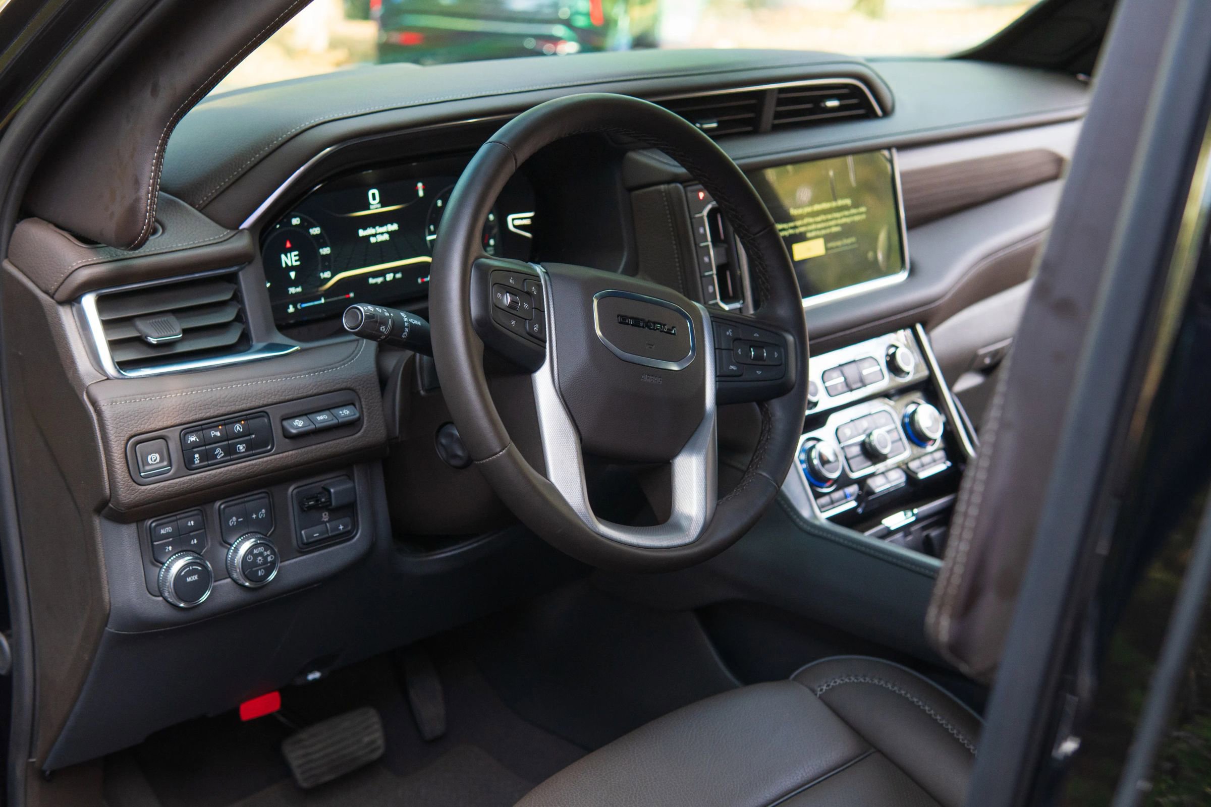 Used 2024 GMC Yukon Denali w/ Max Trailering Package image 38