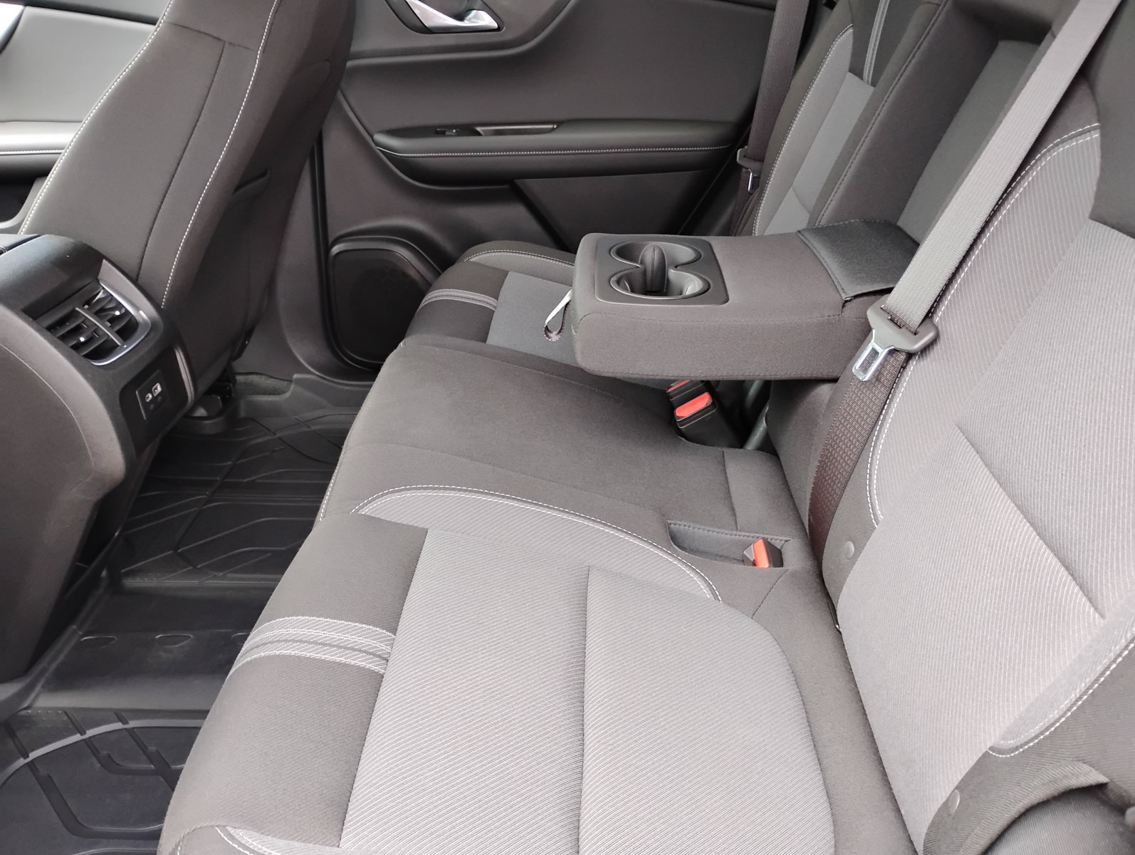 Used 2024 Chevrolet Blazer LT w/ Convenience Package FWD image 27