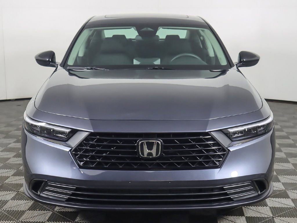 Certified 2025 Honda Accord SE image 5