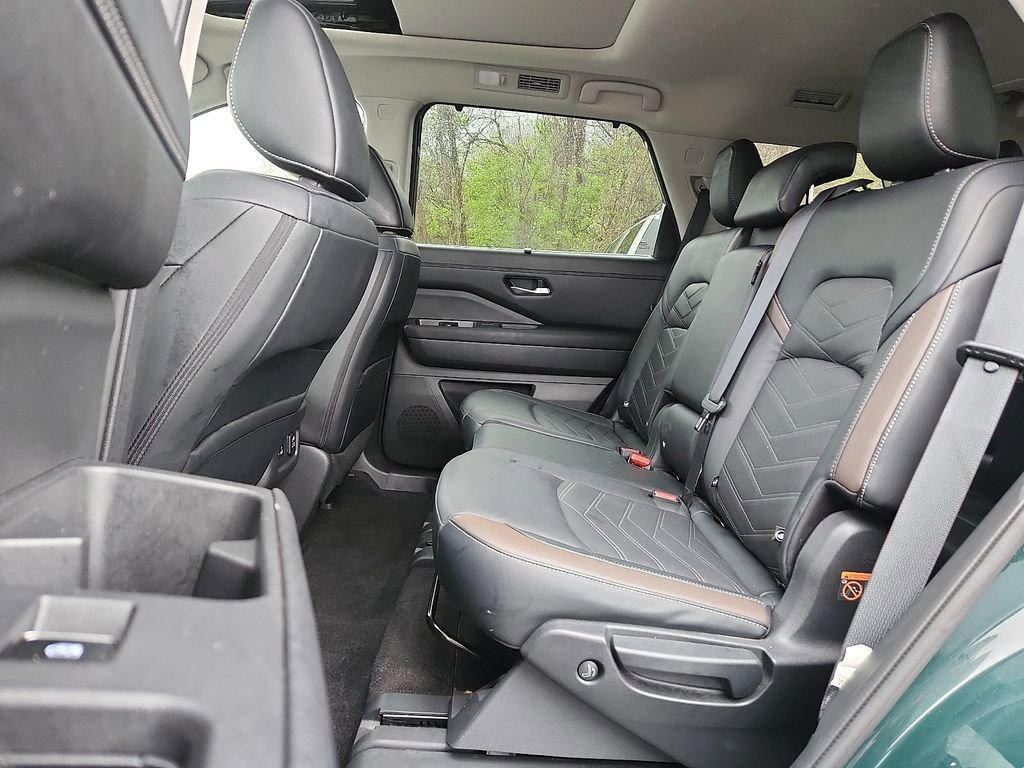 Certified 2023 Nissan Pathfinder Platinum w/ Cargo Package image 11