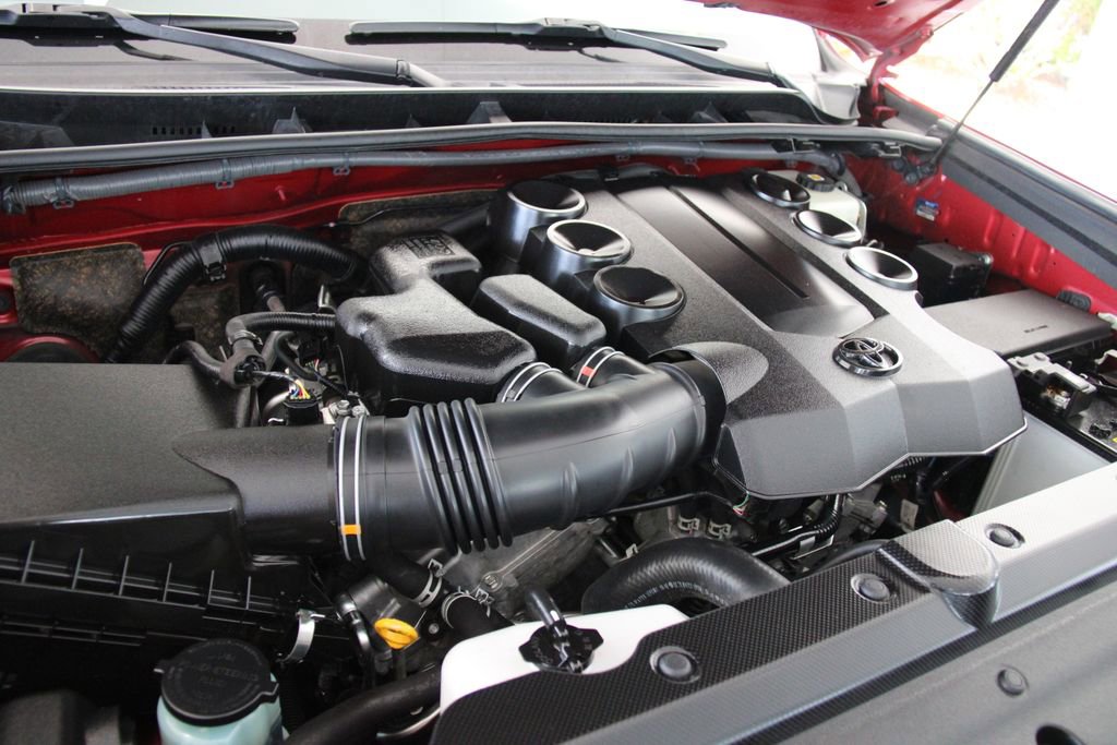 Used 2021 Toyota 4Runner Venture w/ Moonroof Package image 28