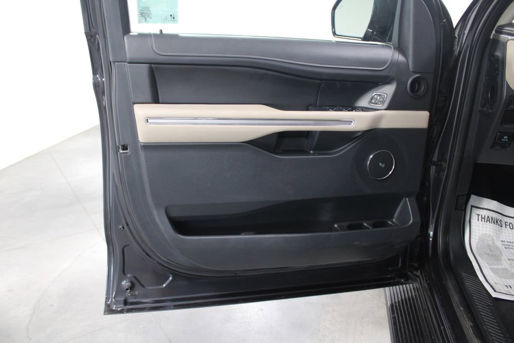 Used 2024 Ford Expedition Limited image 27