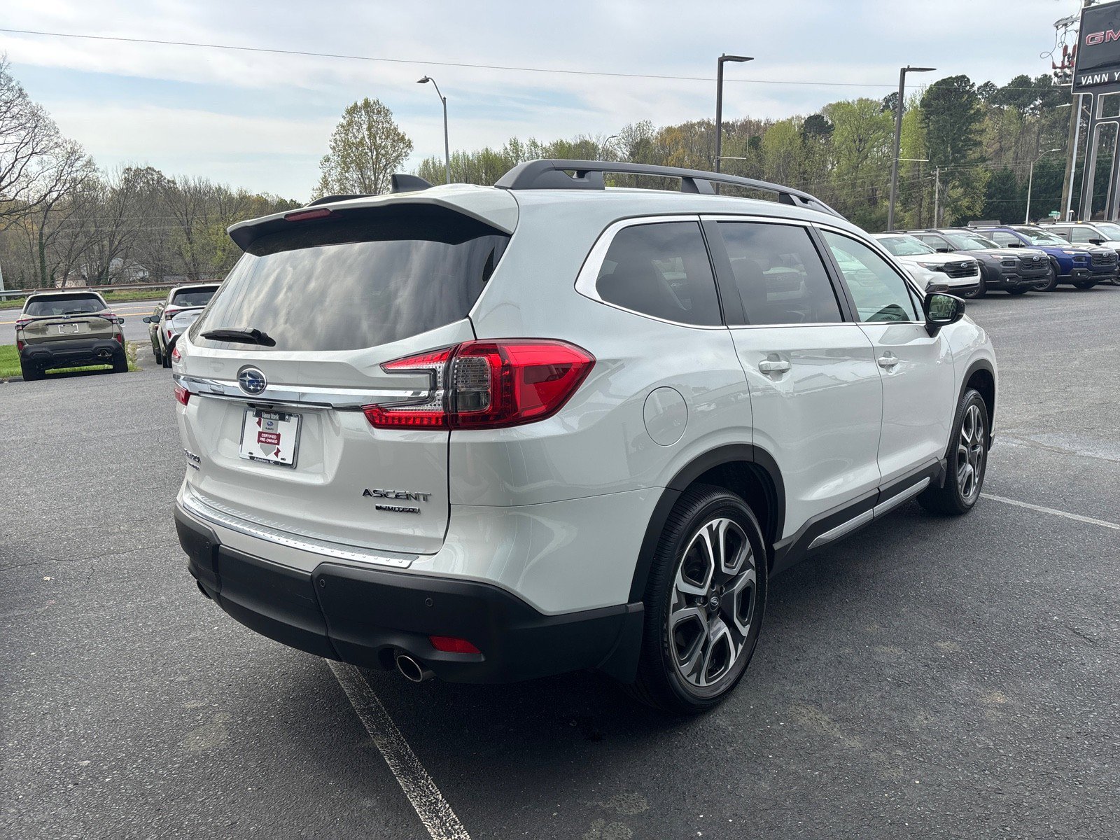 Certified 2025 Subaru Ascent Limited w/ Popular Package #1 image 3