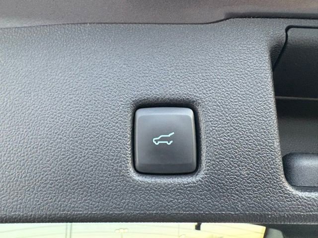 Used 2022 Ford Escape SEL image 30