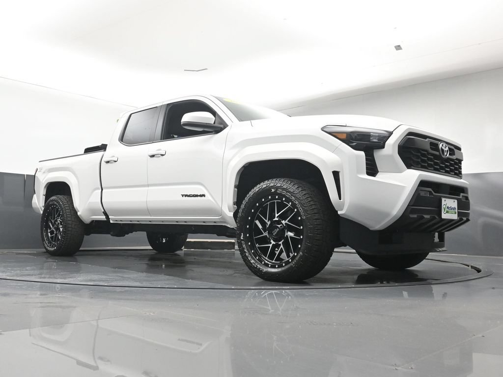 Used 2025 Toyota Tacoma TRD Sport AWD/4WD image 25