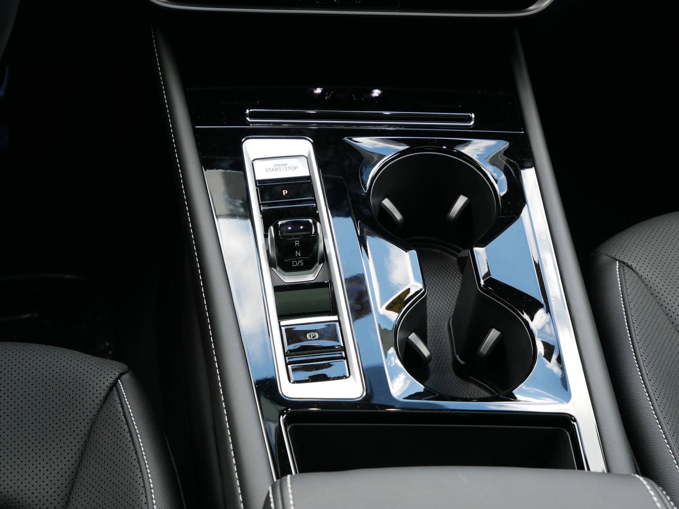 New 2026 Volkswagen Atlas SE image 11