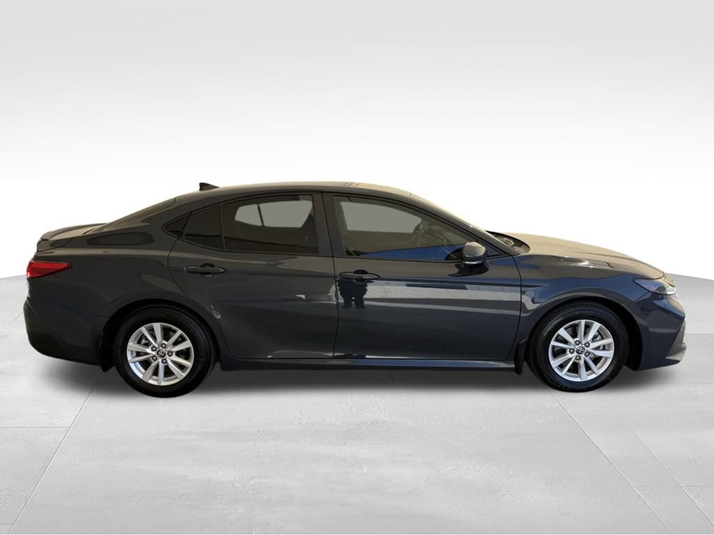 Used 2025 Toyota Camry LE w/ Convenience Package FWD image 4