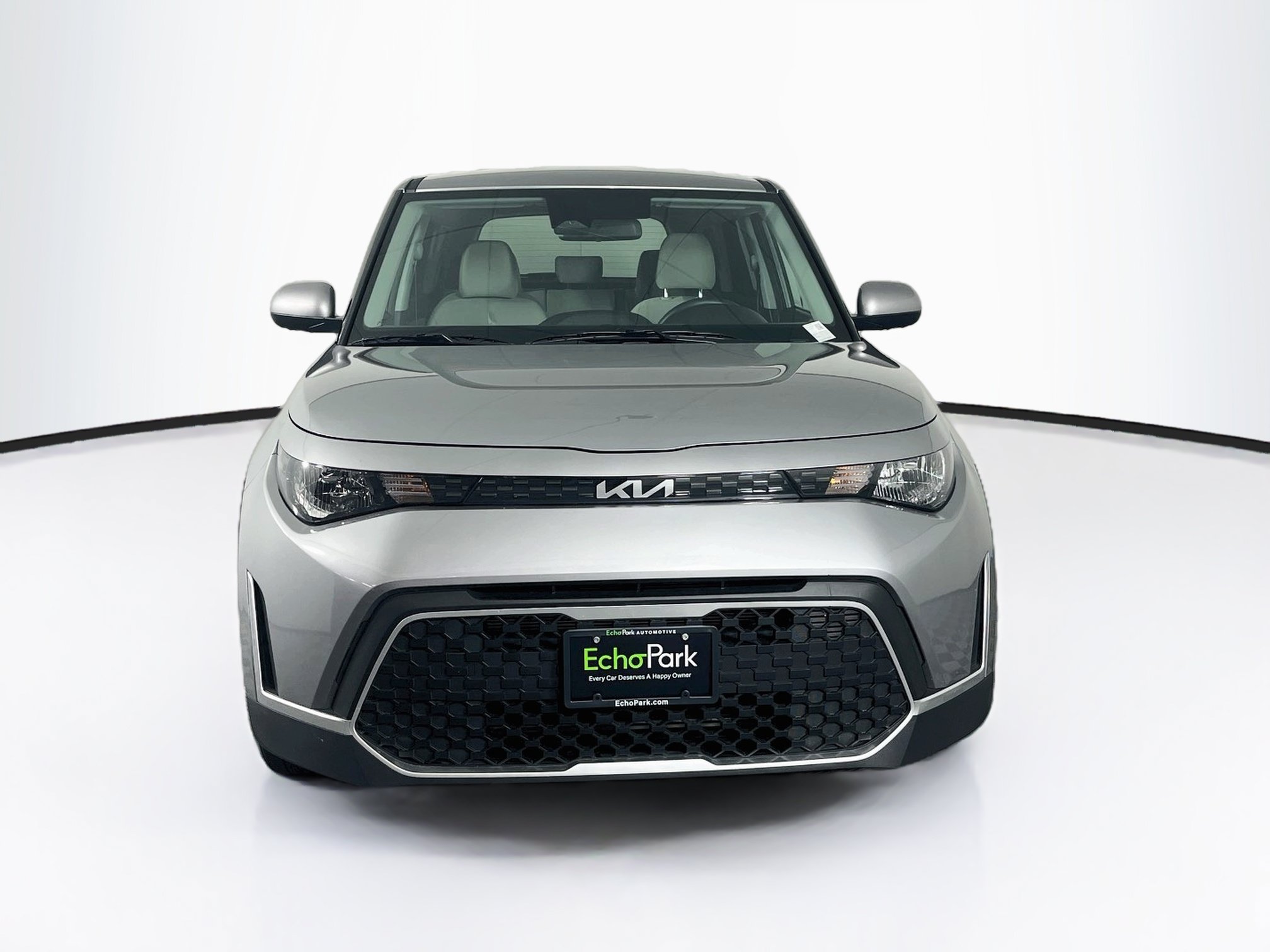 Used 2025 Kia Soul LX w/ LX Technology Package FWD image 2