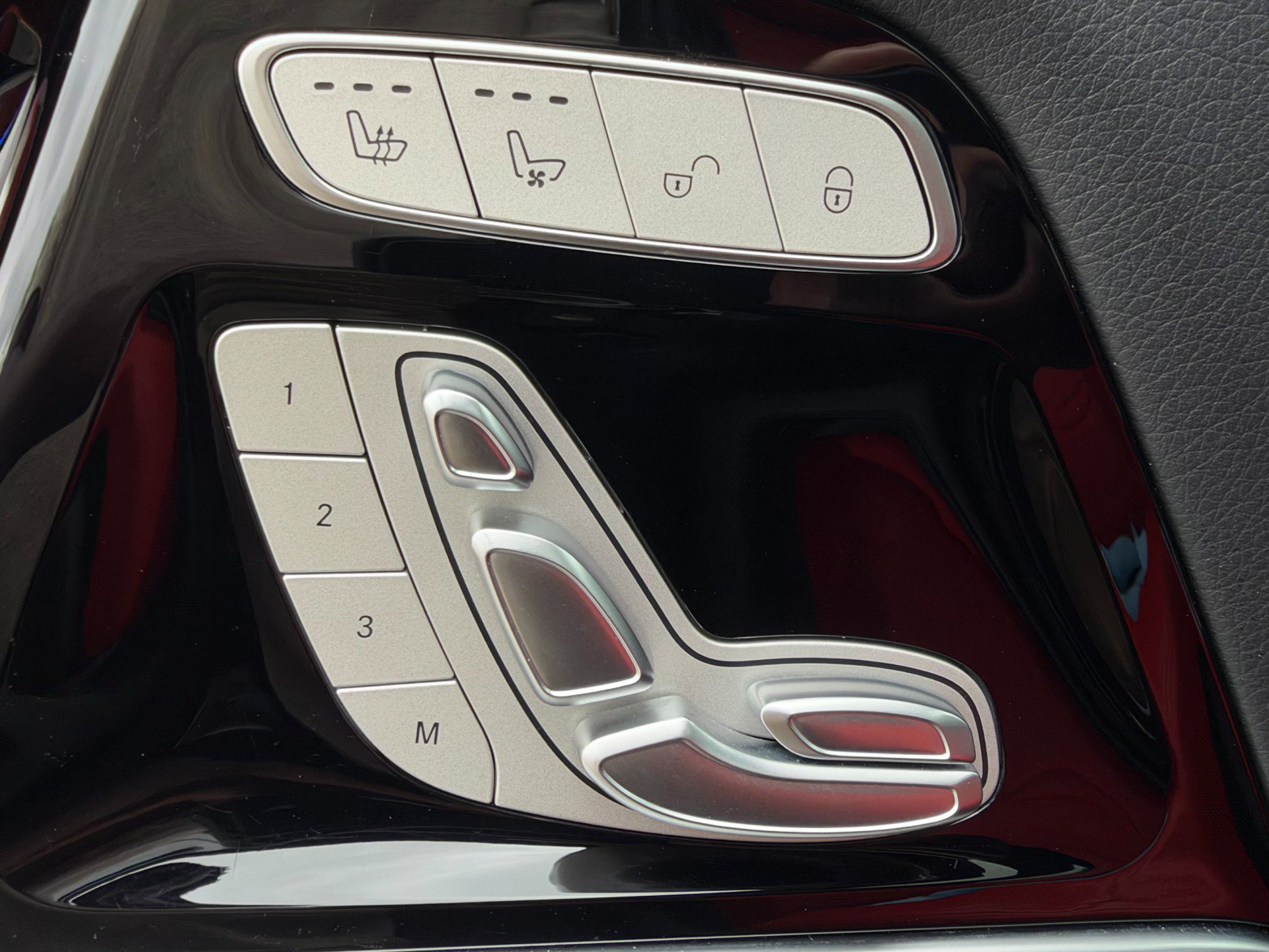 Used 2025 Mercedes-Benz G 550 image 52