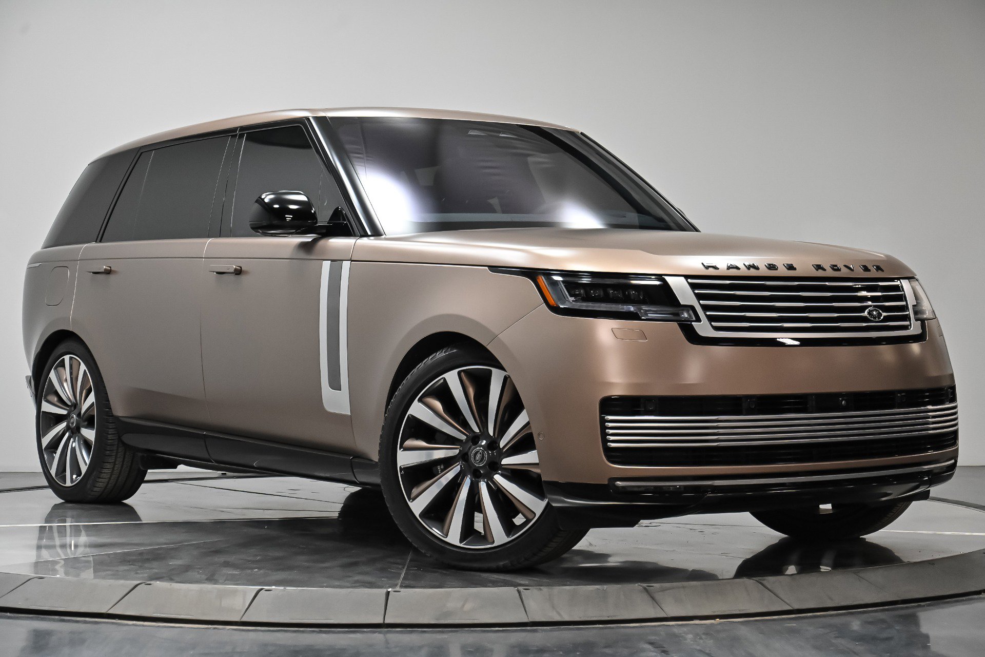 Used 2023 Land Rover Range Rover LWB SV Autobiography image 19