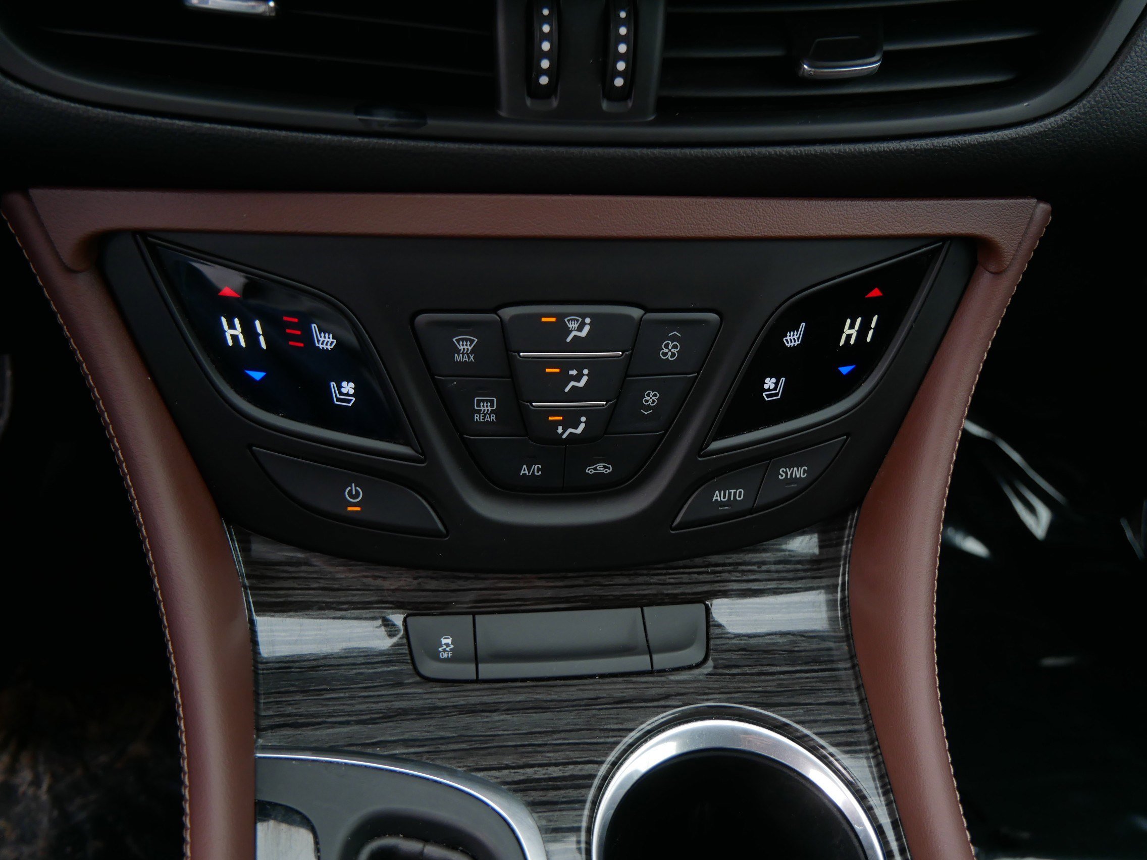 Used 2018 Buick Envision Premium w/ Driver Confidence Package image 23