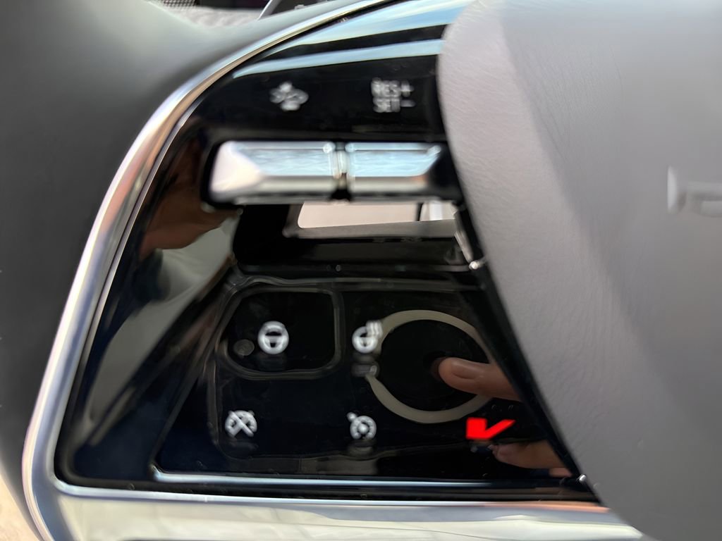 New 2025 Cadillac Escalade IQ Sport 1 w/ LPO, ONYX Package AWD/4WD image 23