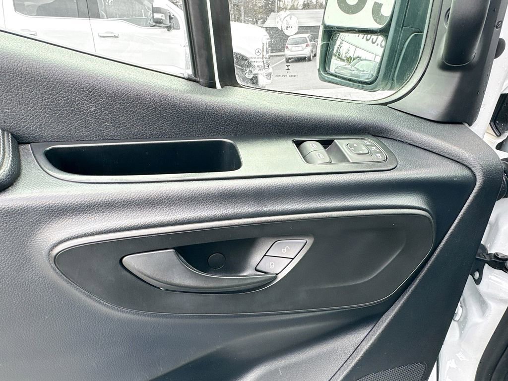Used 2023 Mercedes-Benz Sprinter 2500 image 13