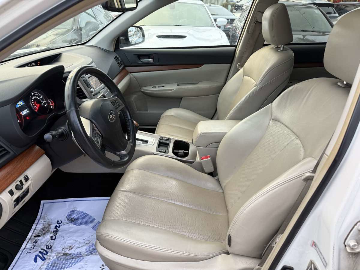 Used 2014 Subaru Outback 2.5i Limited image 7
