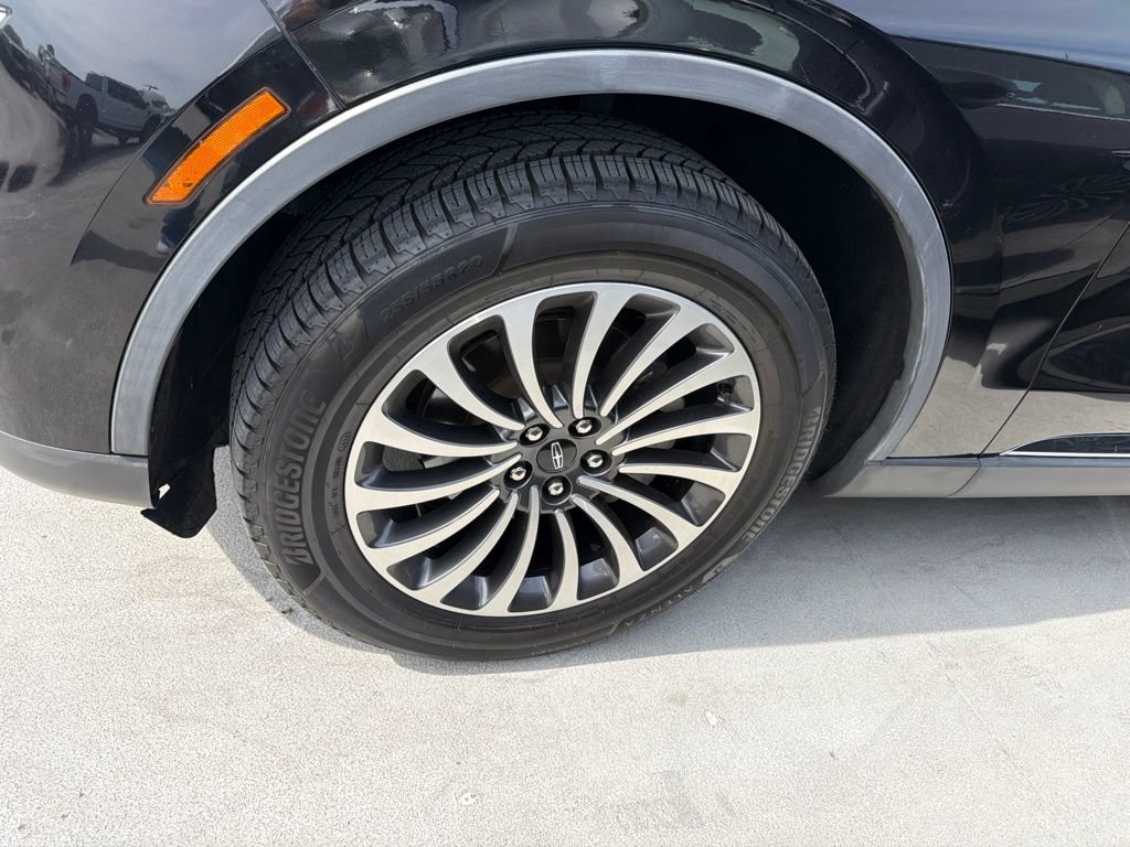 Used 2022 Lincoln Aviator Reserve AWD/4WD image 4