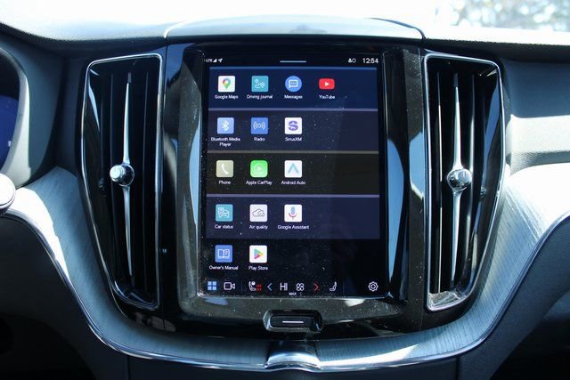 Used 2025 Volvo XC60 B5 Plus image 20