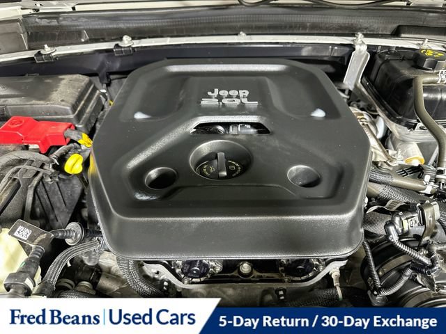 Used 2022 Jeep Wrangler Unlimited Sahara w/ Cold Weather Group AWD/4WD image 38