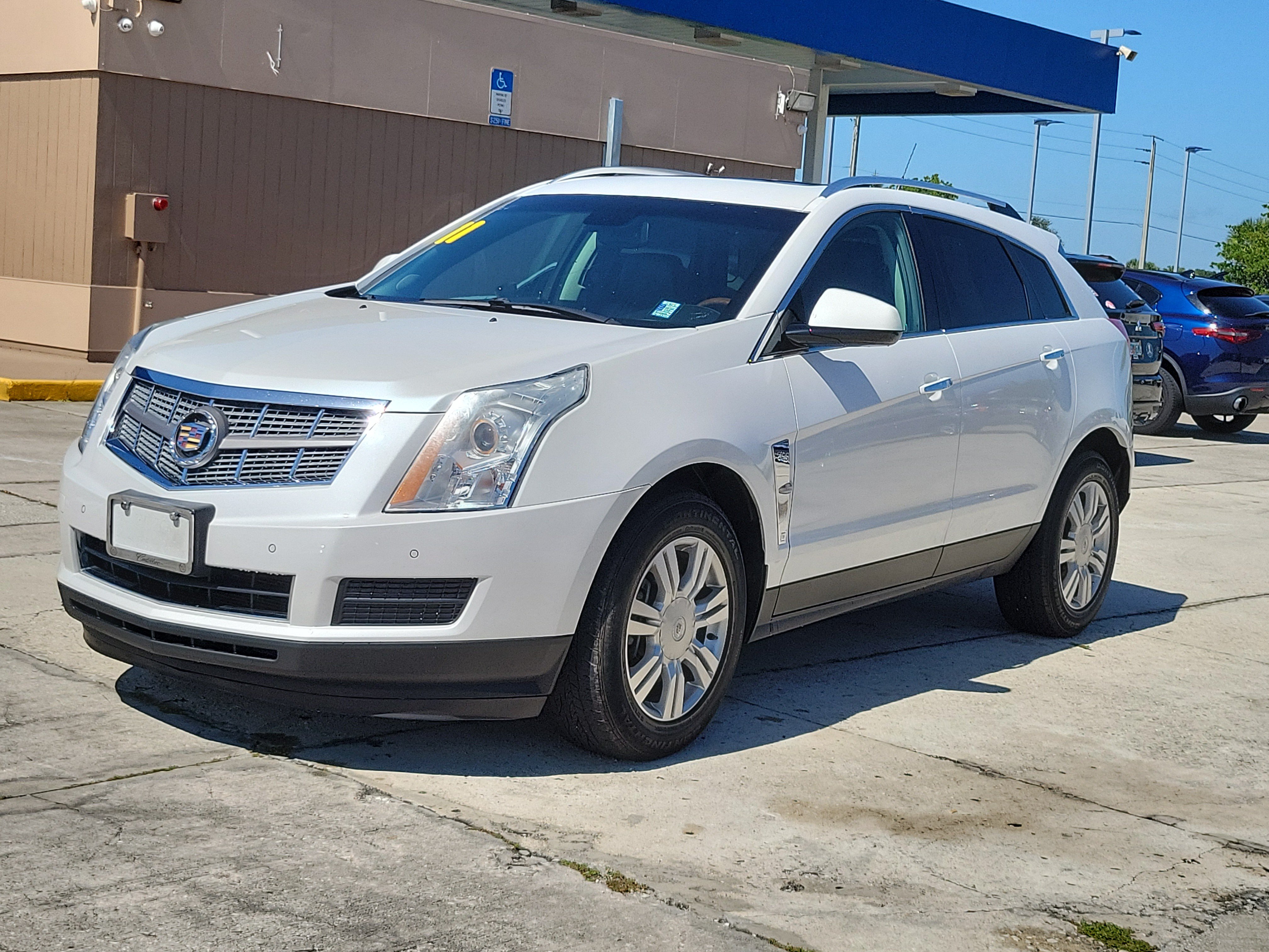 Used 2011 Cadillac SRX Luxury AWD/4WD image 2
