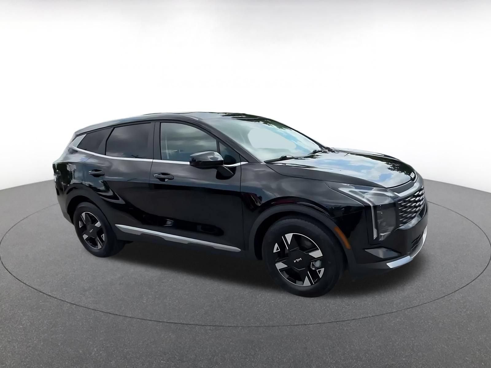Used 2026 Kia Sportage LX FWD image 2