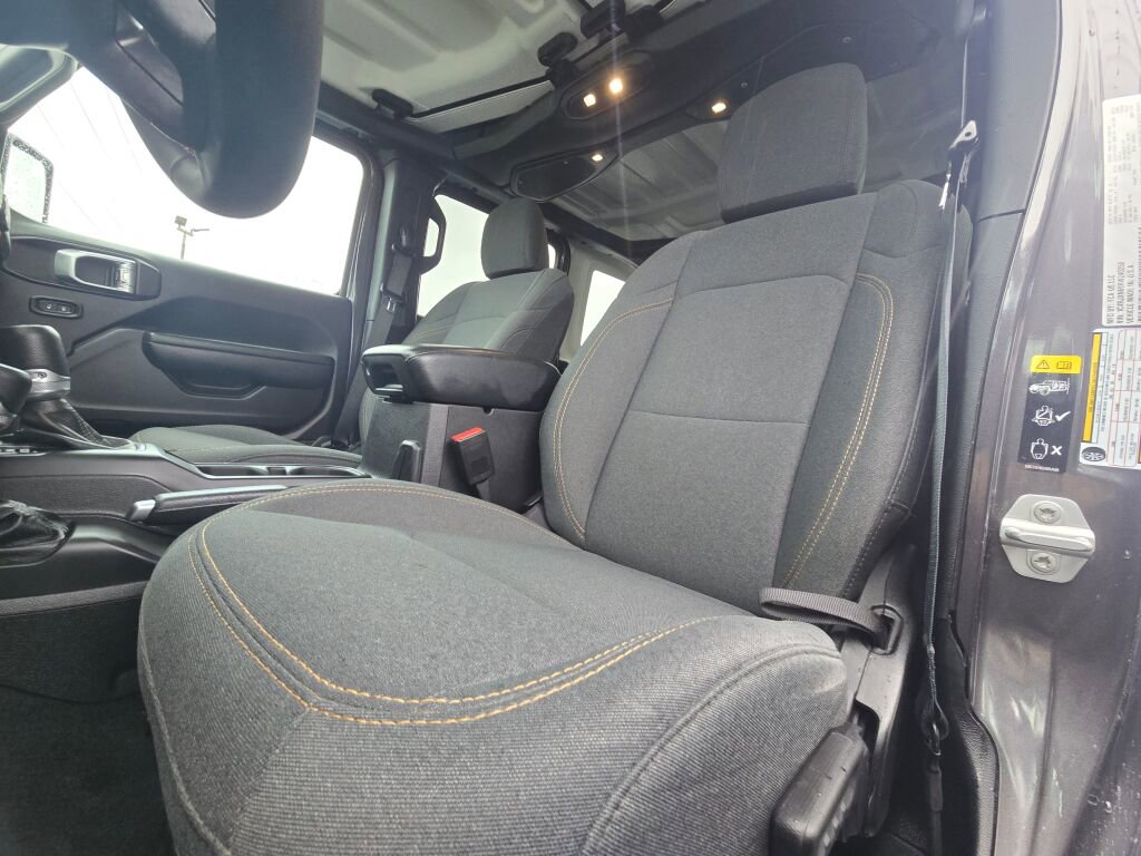 Used 2024 Jeep Wrangler Unlimited image 18