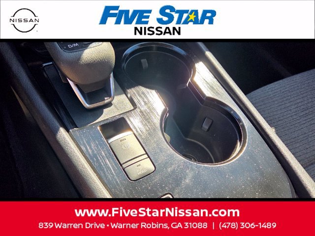 Used 2021 Nissan Rogue SV FWD image 22