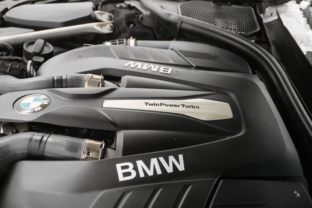Used 2019 BMW 750i xDrive w/ M Sport Package image 4