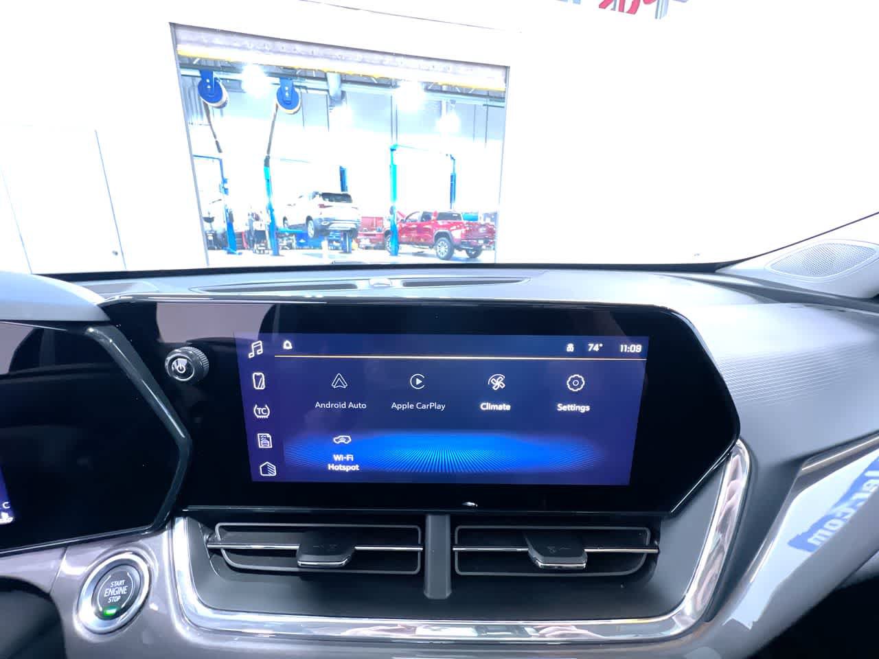 Used 2025 Chevrolet Trax ACTIV w/ Sunroof Package FWD image 24