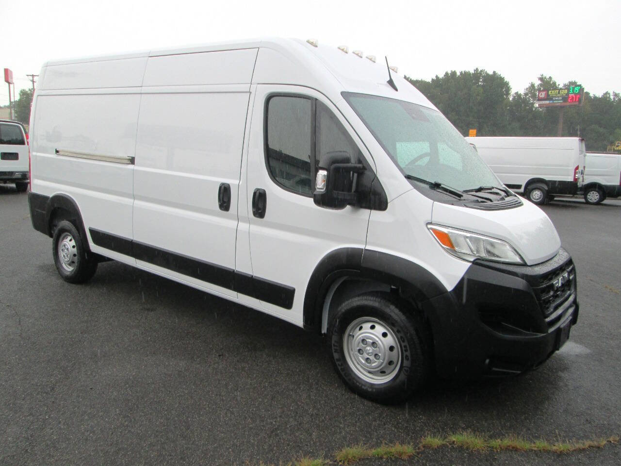 Used 2023 RAM ProMaster 2500 image 2