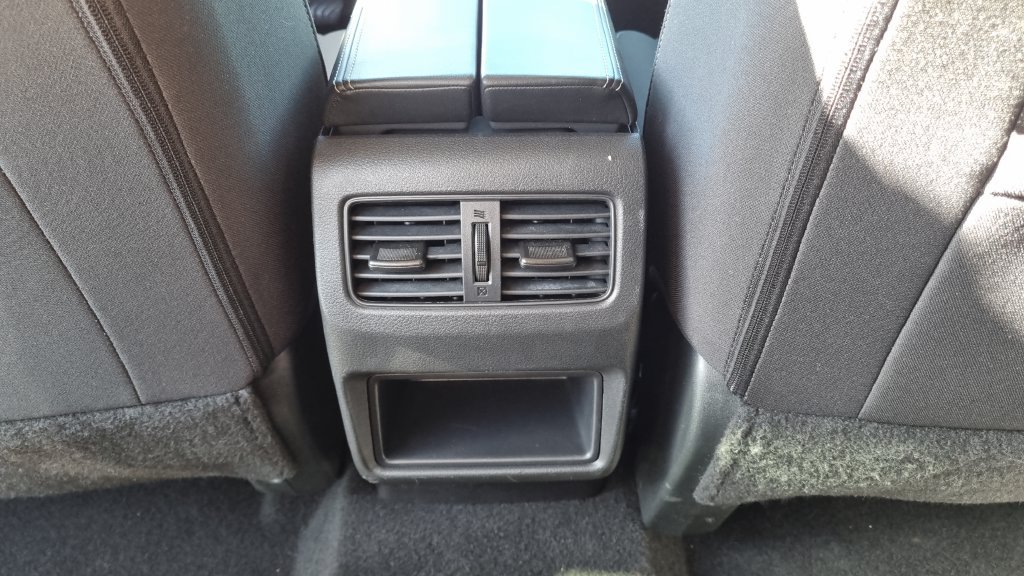 Used 2024 Nissan Rogue S FWD image 15