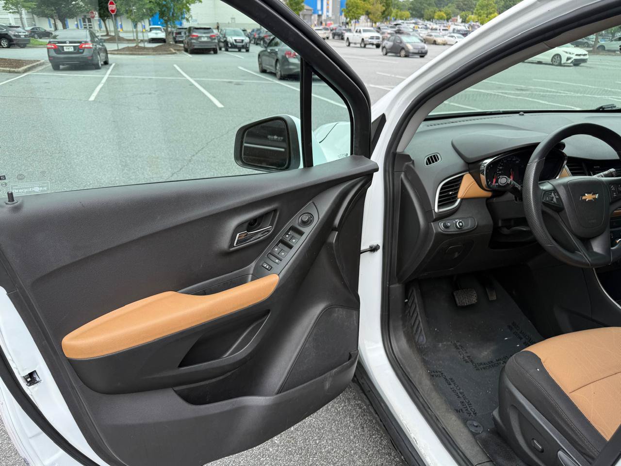 Used 2019 Chevrolet Trax LT FWD image 9