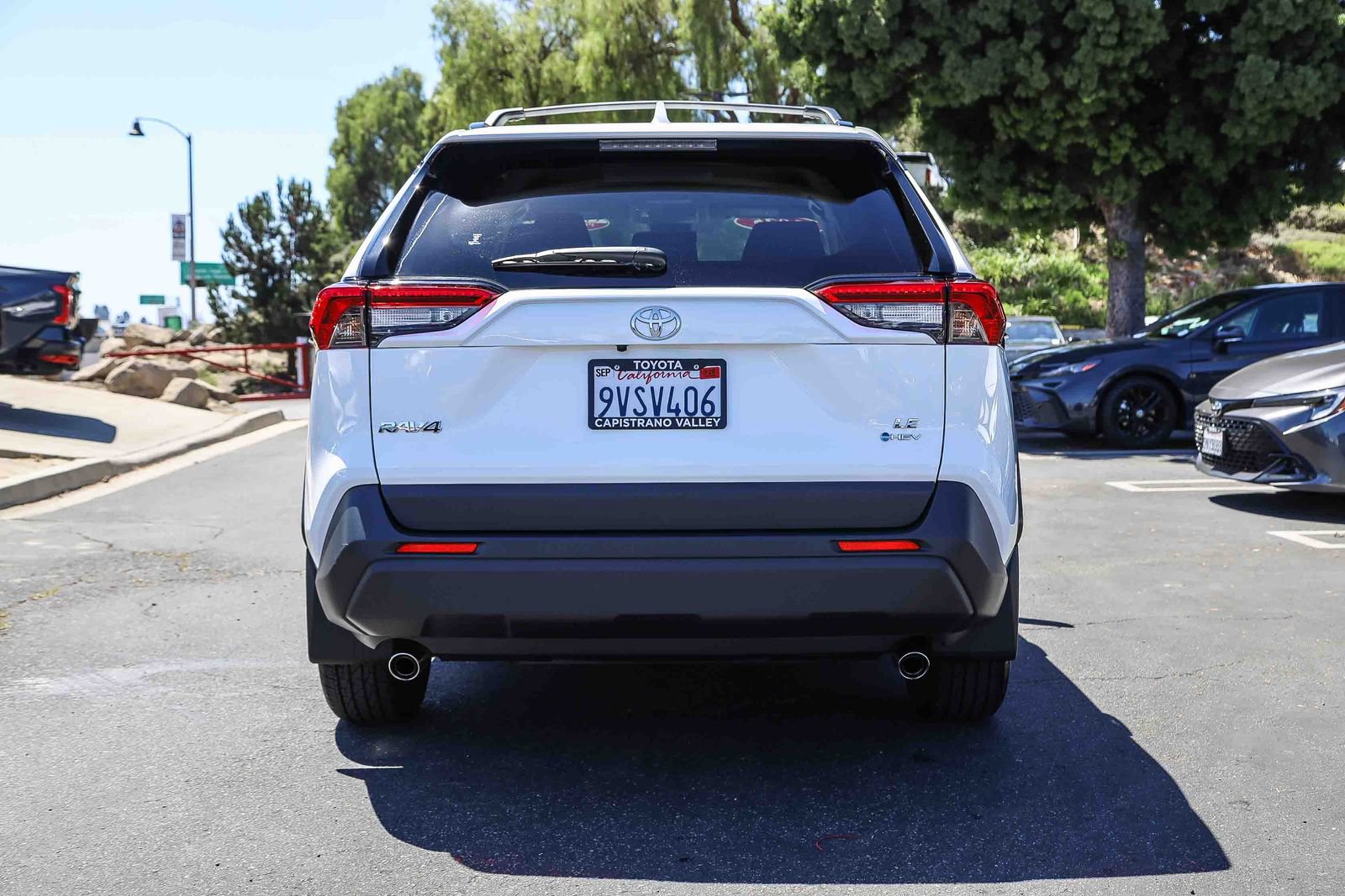 Certified 2025 Toyota RAV4 LE AWD/4WD image 6