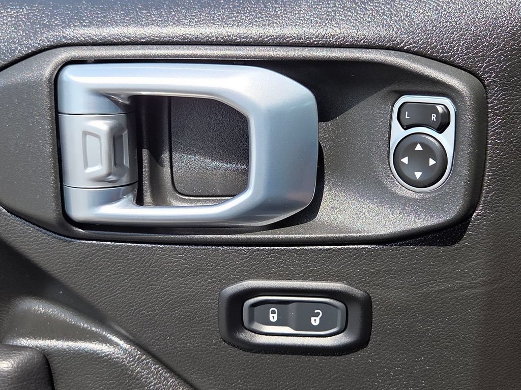 Used 2024 Jeep Wrangler Unlimited Sport AWD/4WD image 22