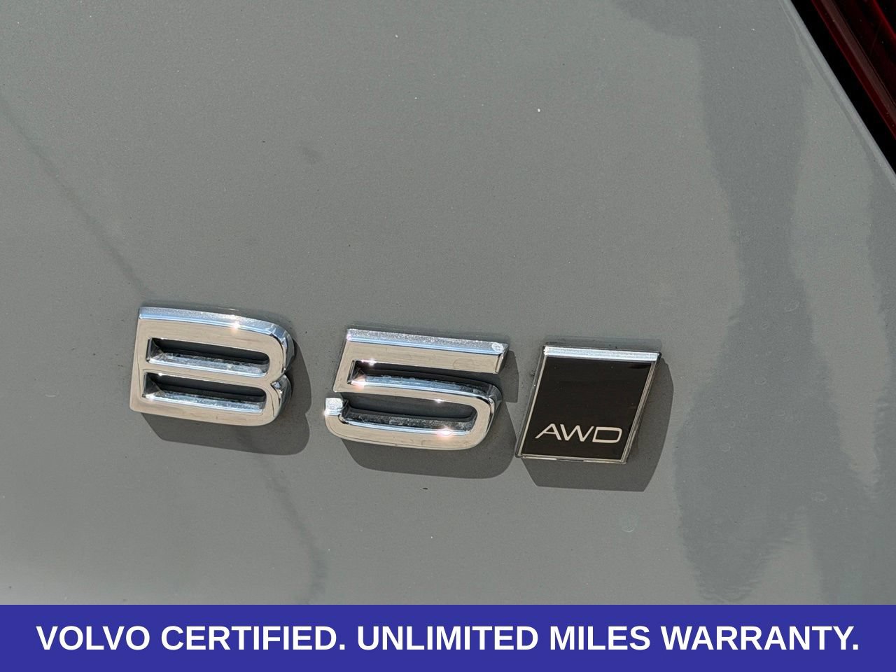 Certified 2026 Volvo XC40 B5 Plus AWD/4WD image 8