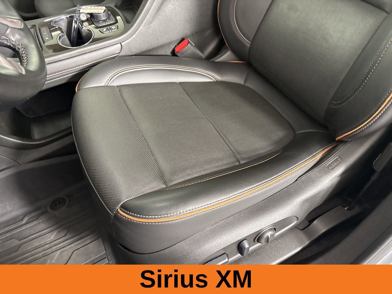 Used 2023 GMC Acadia AT4 w/ Technology Package AWD/4WD image 13