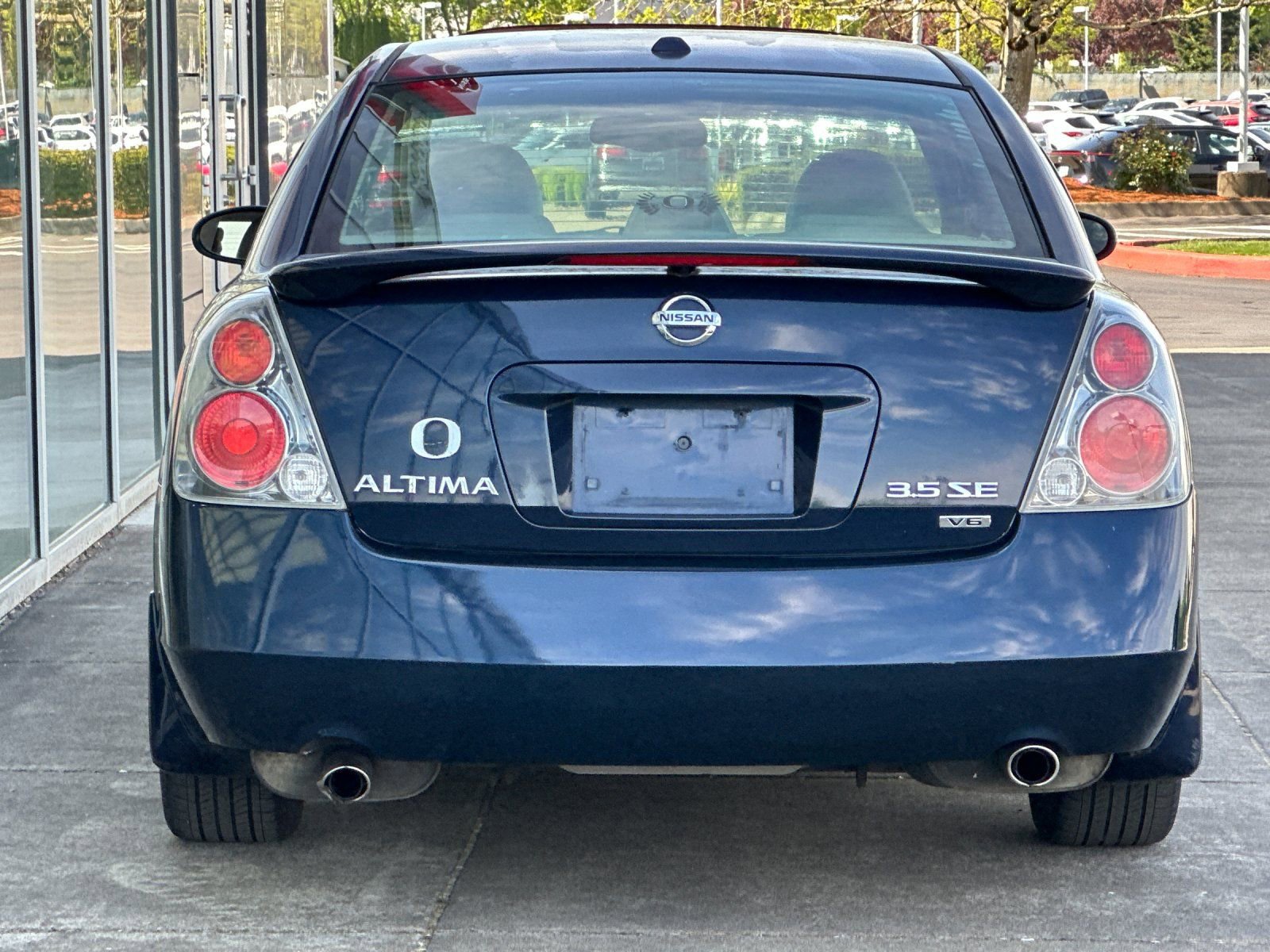 Used 2006 Nissan Altima 3.5 SE w/ (X01) Leather Pkg FWD image 4