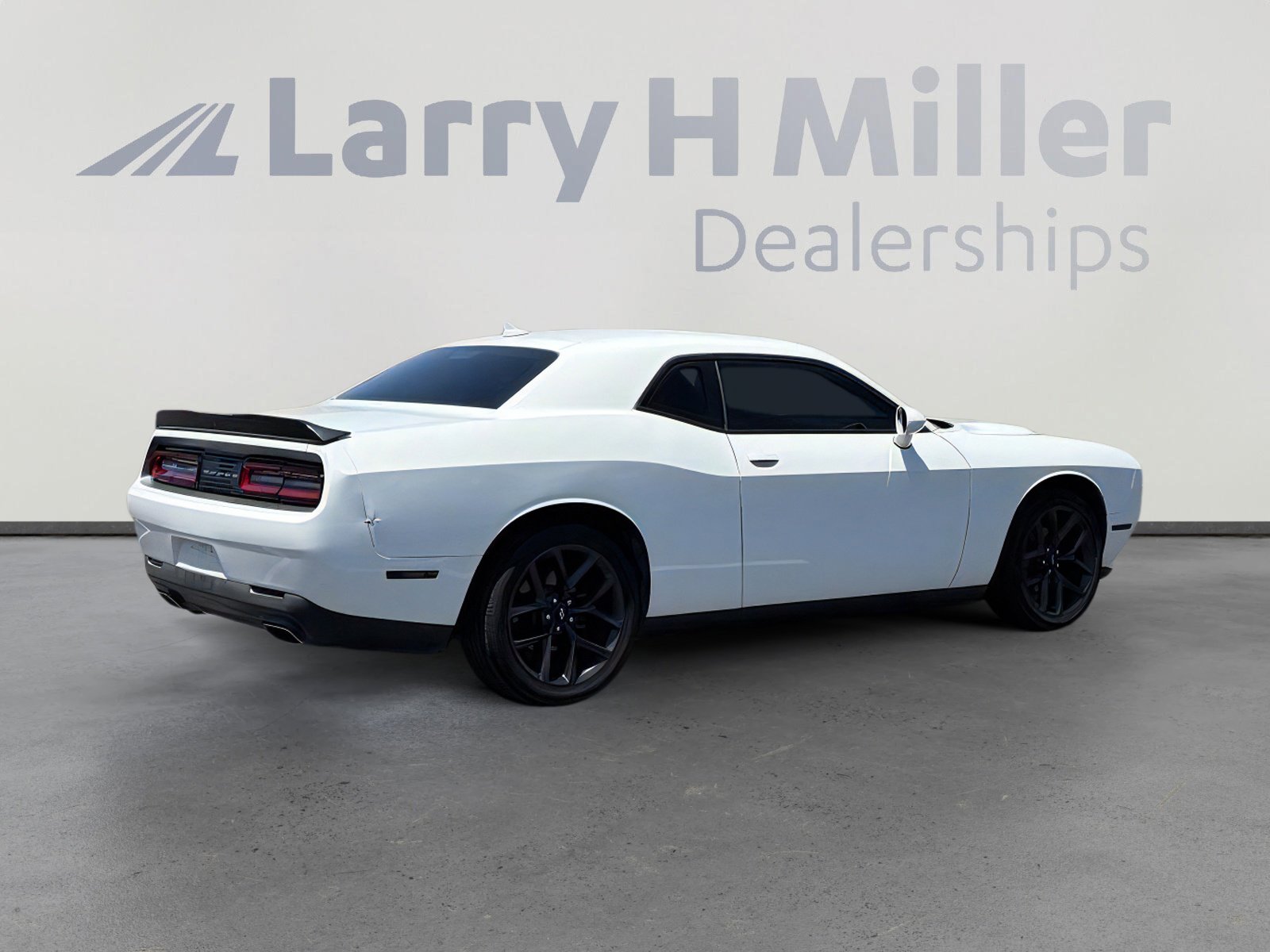 Used 2019 Dodge Challenger SXT w/ Blacktop Package RWD image 6