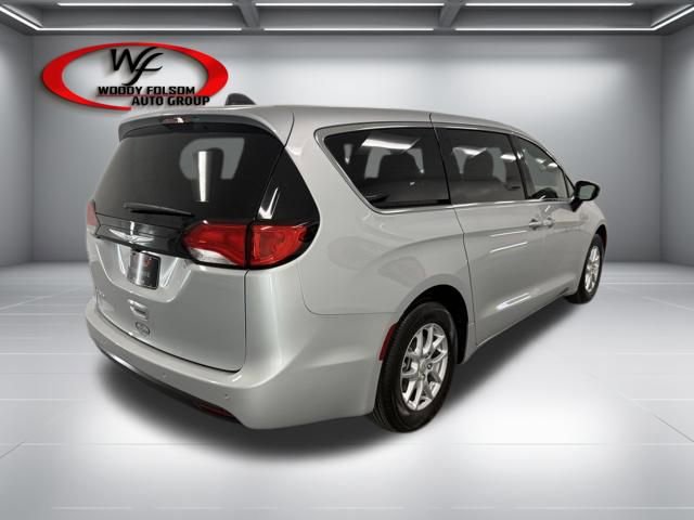 New 2026 Chrysler Voyager LX image 6